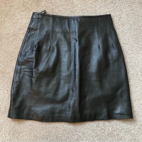 Women’s size 2 Black Jamin Leather Mini Skirt - Picture 2 of 12